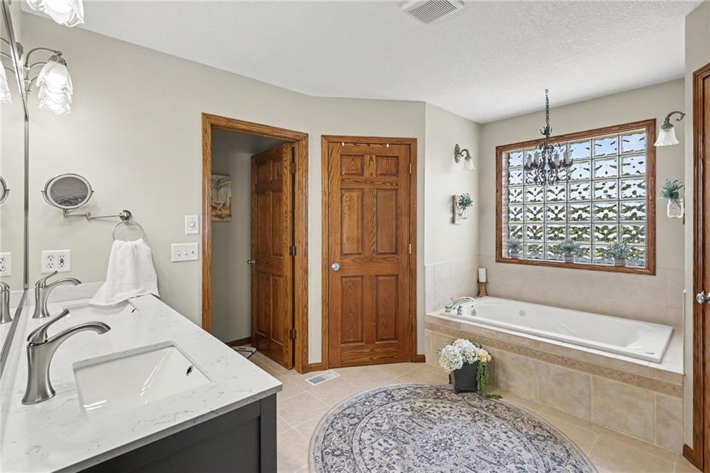 7204 Pleasant Ridge Terrace Property Photo 19