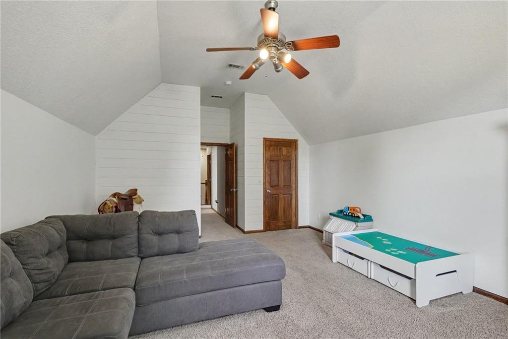 7204 Pleasant Ridge Terrace Property Photo 29