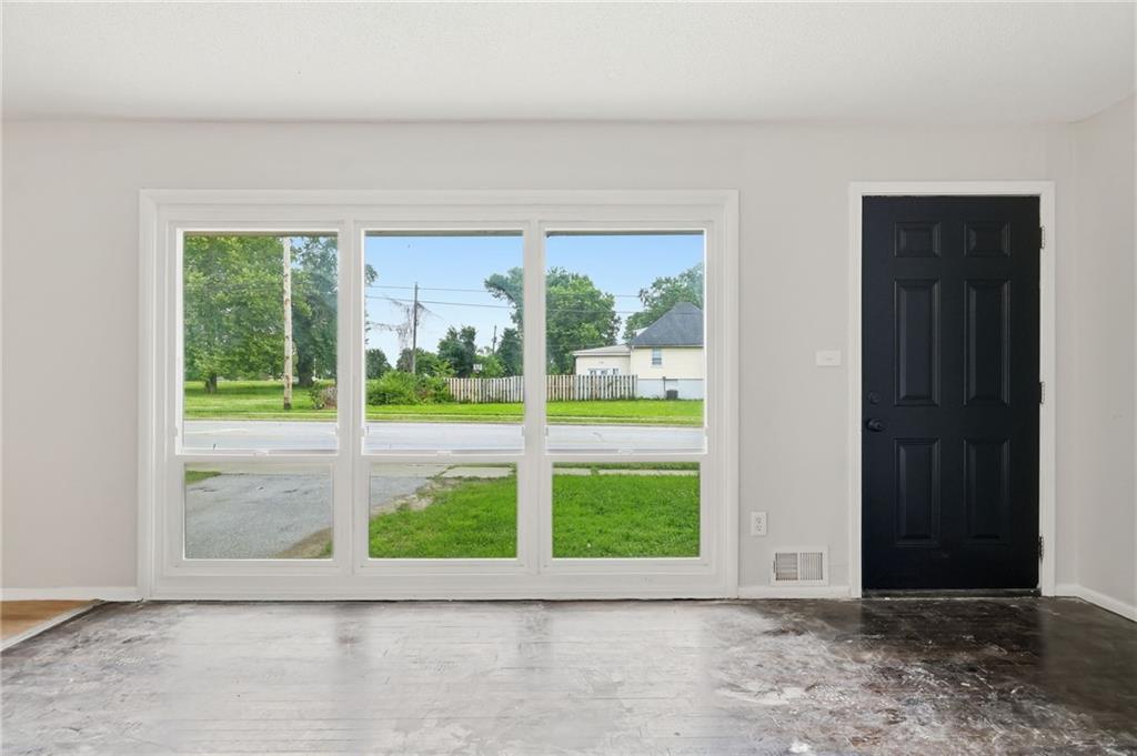 7900 Longview Road Property Photo 4