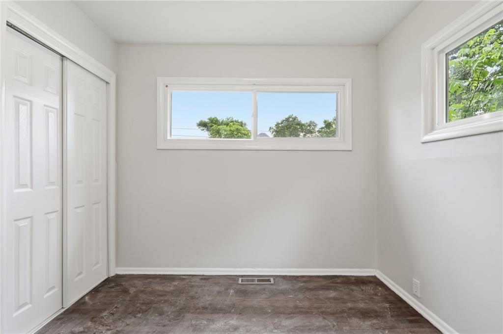 7900 Longview Road Property Photo 8