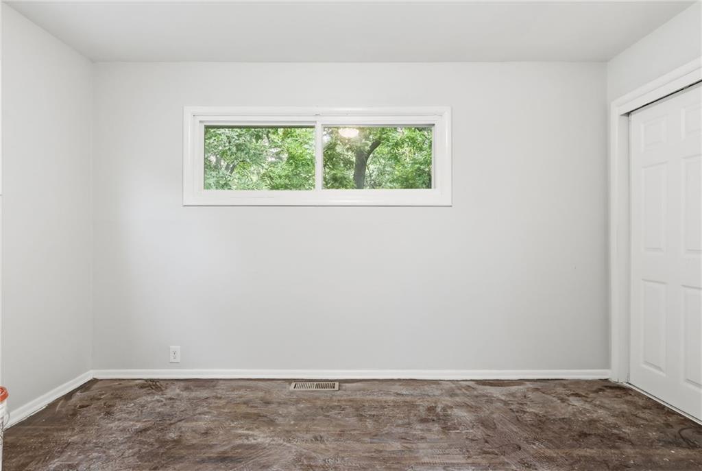 7900 Longview Road Property Photo 10