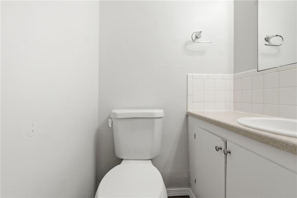 7900 Longview Road Property Photo 31