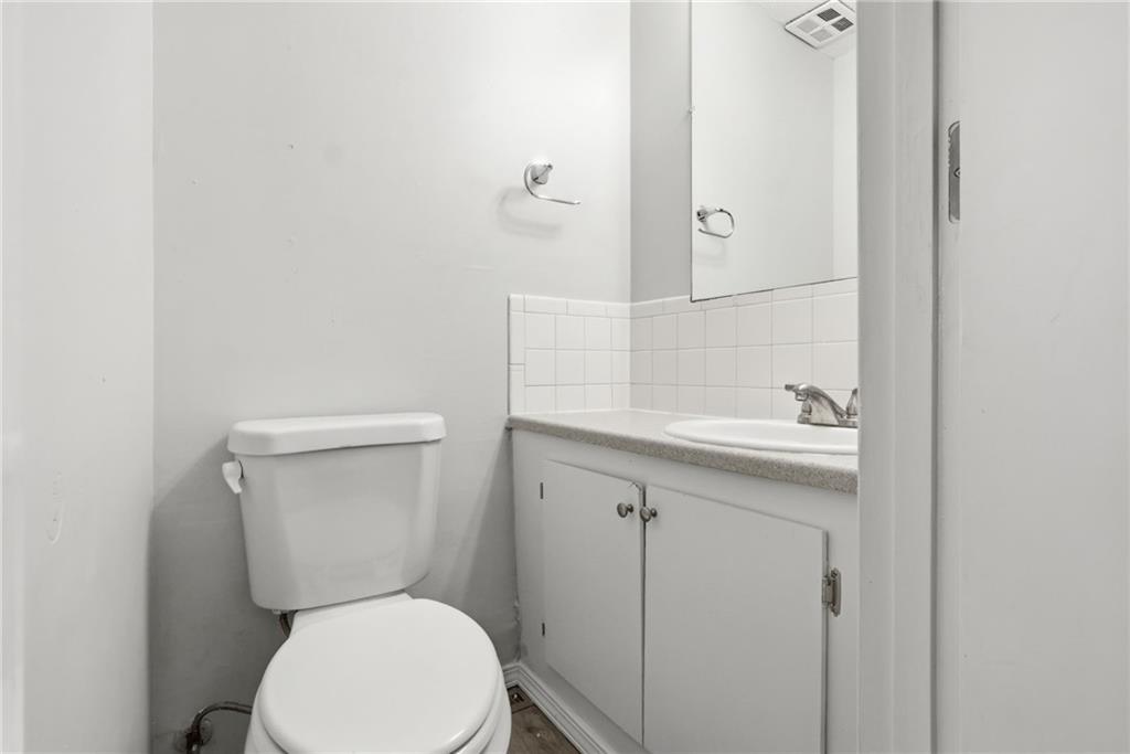 7900 Longview Road Property Photo 32