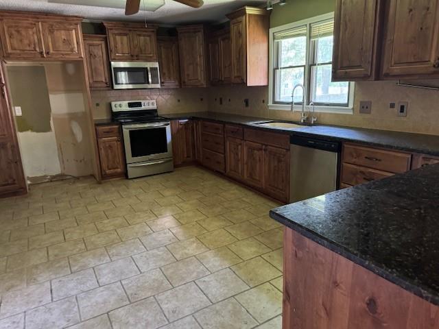 512 Custer Road Property Photo 6