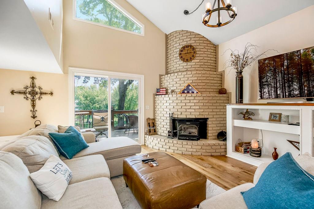 621 Nw North Shore Drive Property Photo 1