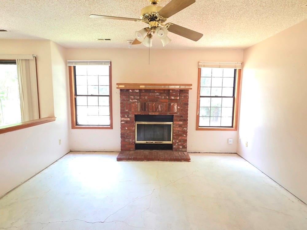 4012 Overland Drive Property Photo 4
