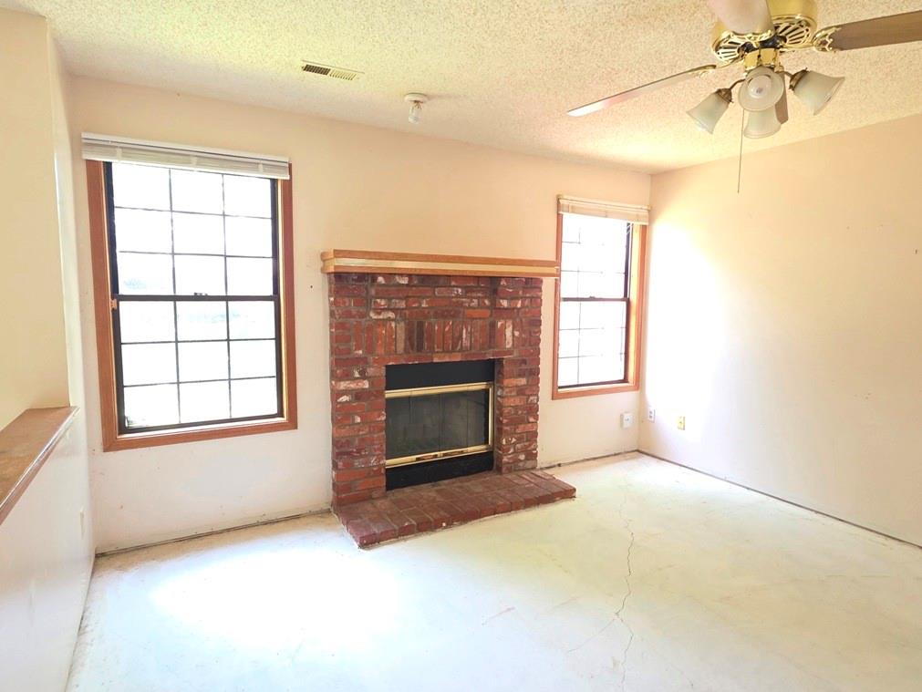 4012 Overland Drive Property Photo 5