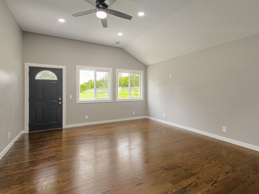 4946 Logan Avenue Property Photo 6