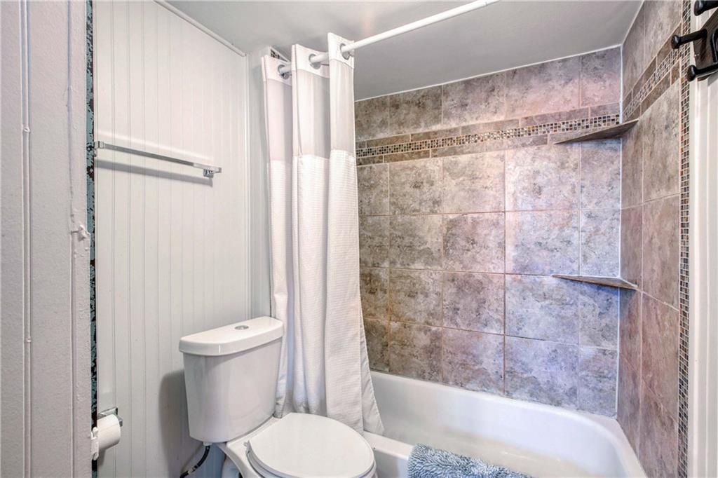 831 W 39th Terrace Property Photo 40