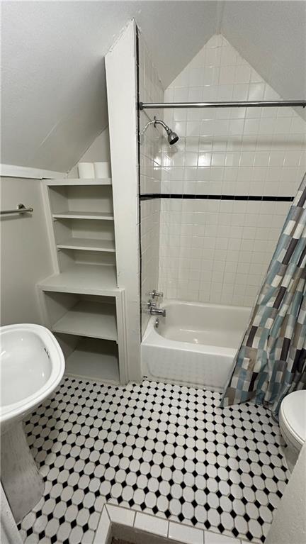 831 W 39th Terrace Property Photo 52