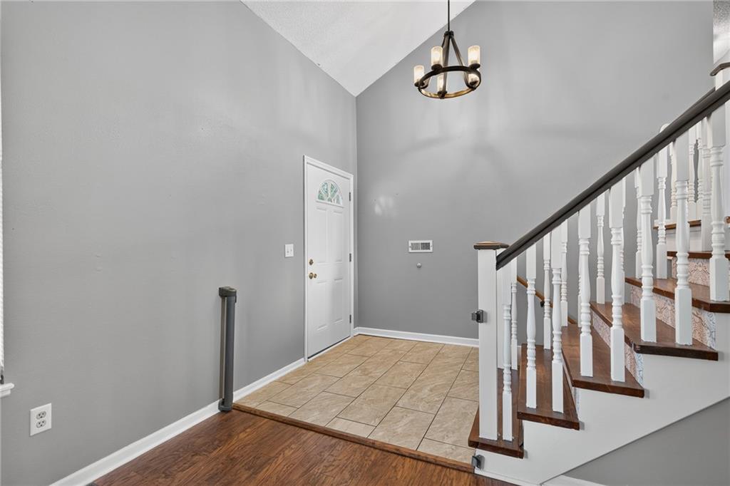 87 Oak Street Property Photo 4