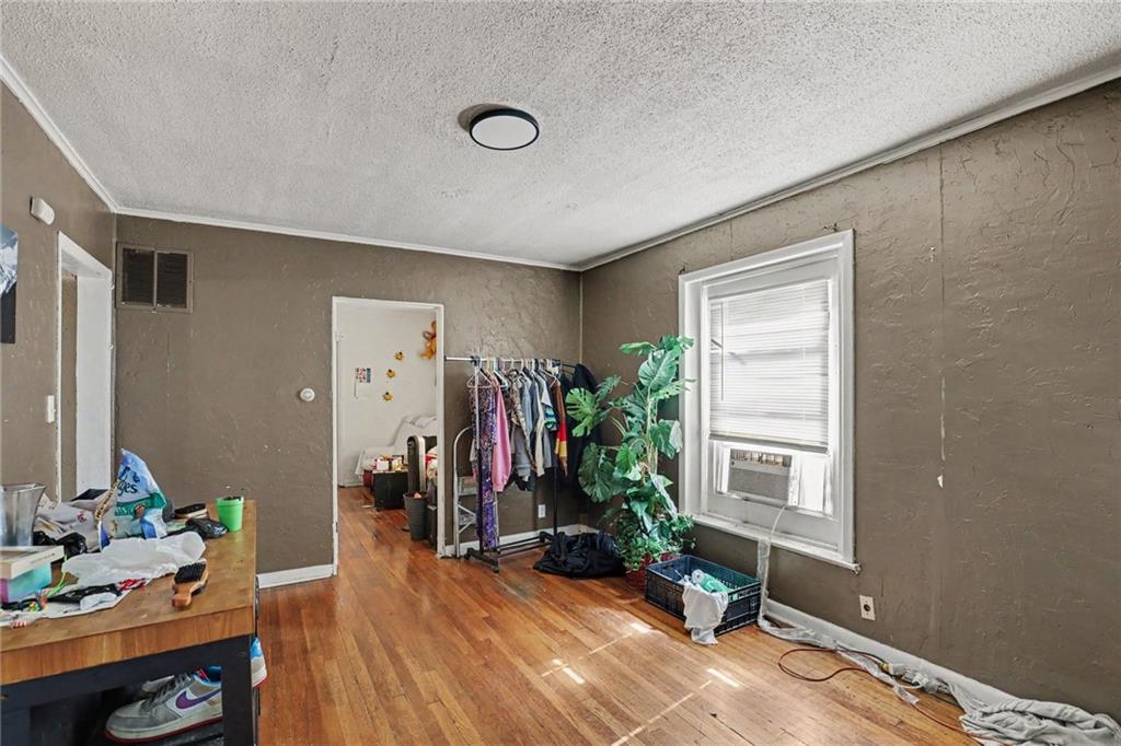 3915 Norledge Avenue Property Photo 5