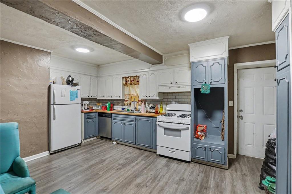 3915 Norledge Avenue Property Photo 6
