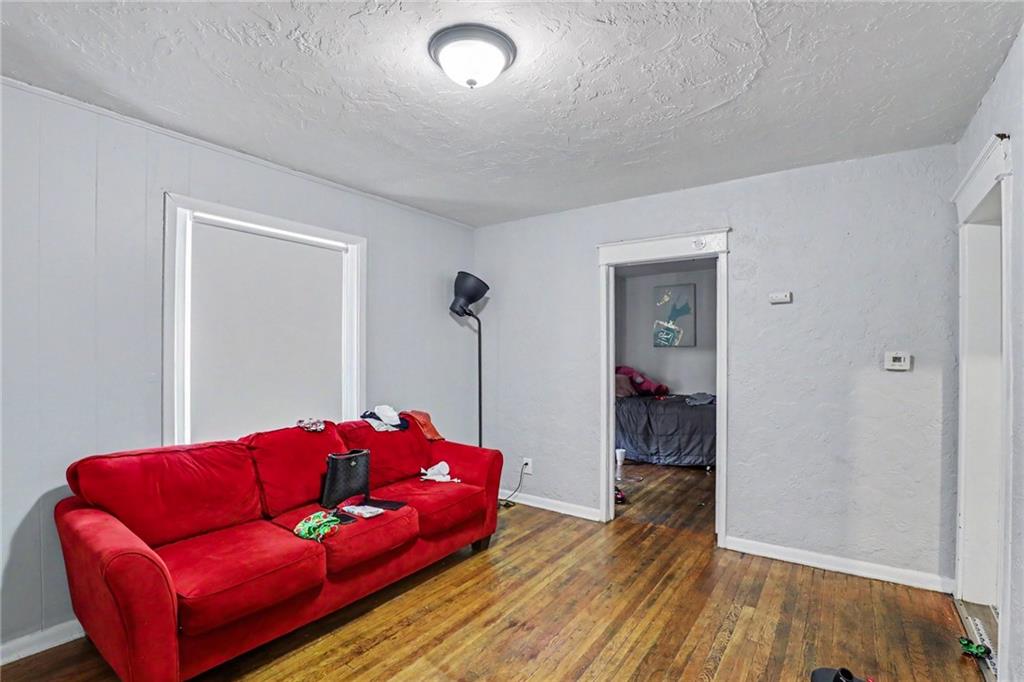 3915 Norledge Avenue Property Photo 7