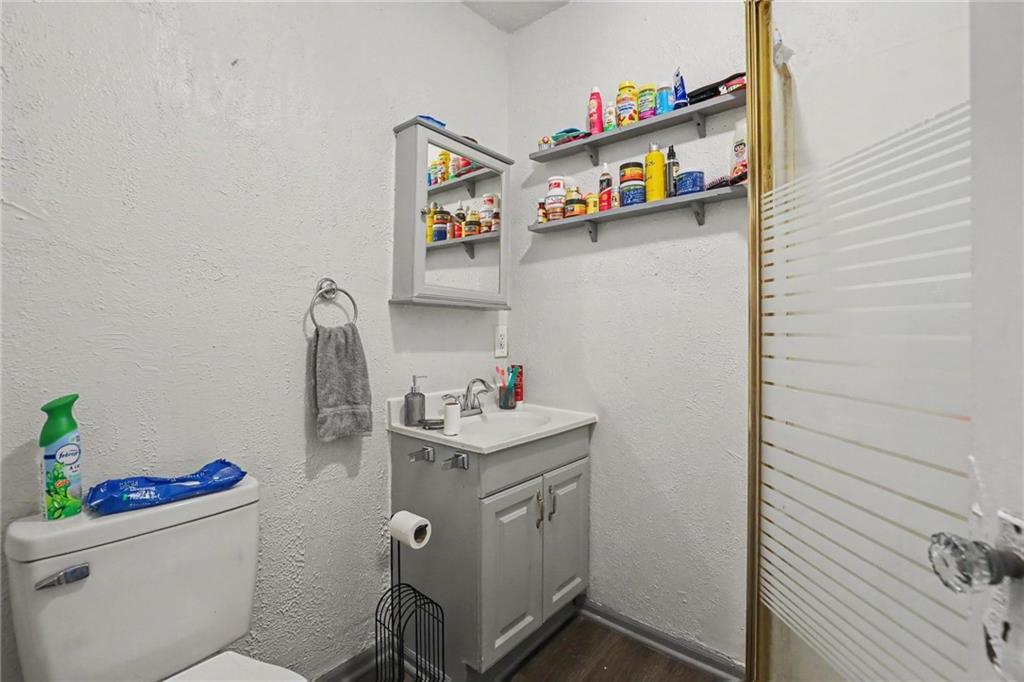 3915 Norledge Avenue Property Photo 13