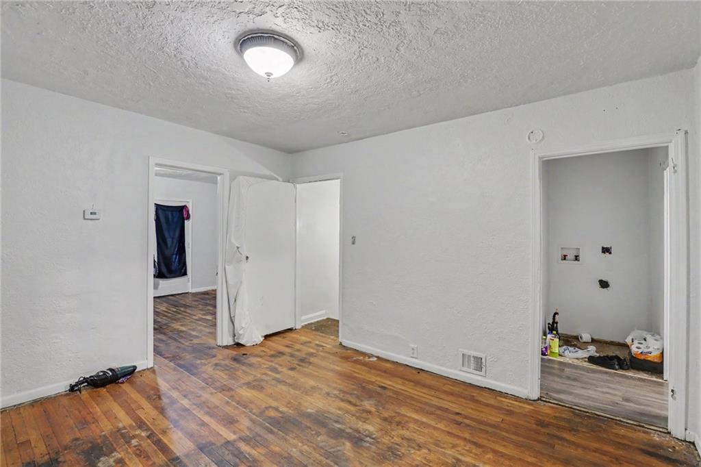 3915 Norledge Avenue Property Photo 17