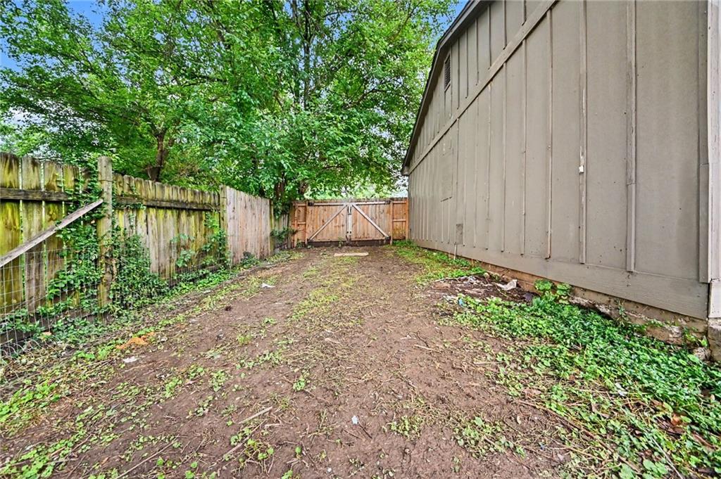 1322 S Hocker Avenue Property Photo 31