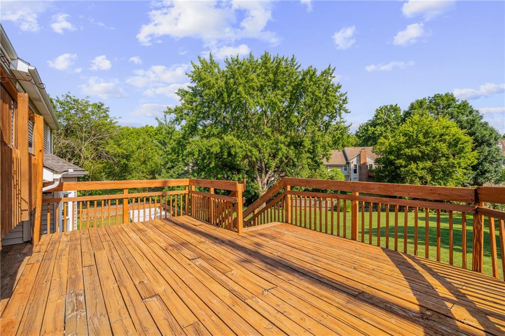1109 W 120th Terrace Property Photo 62