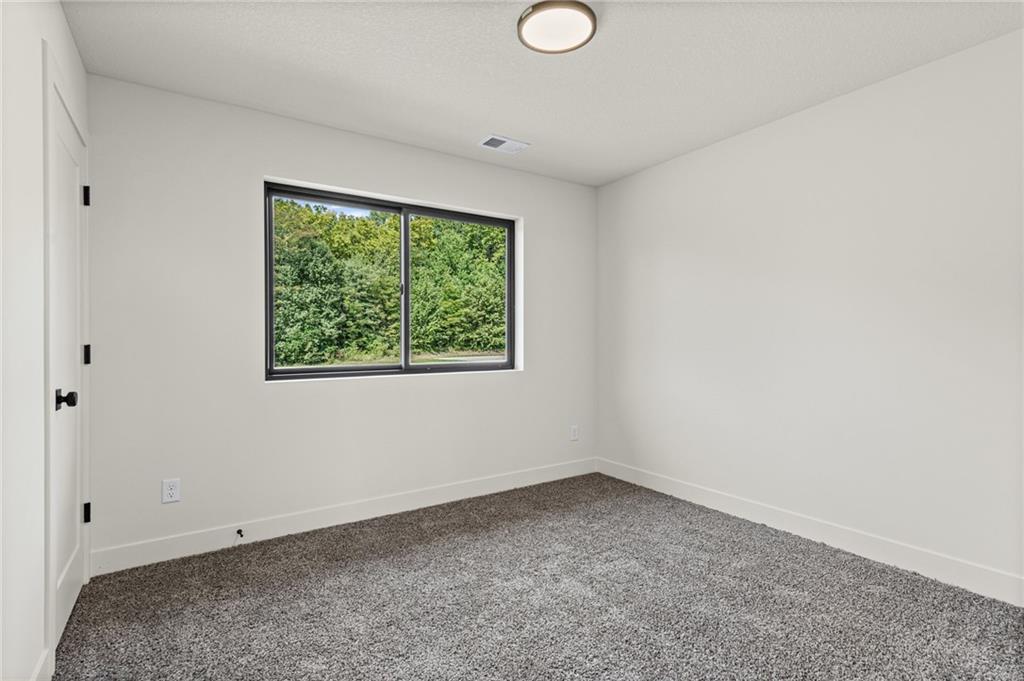 1006 Meadowbrook Drive Property Photo 21
