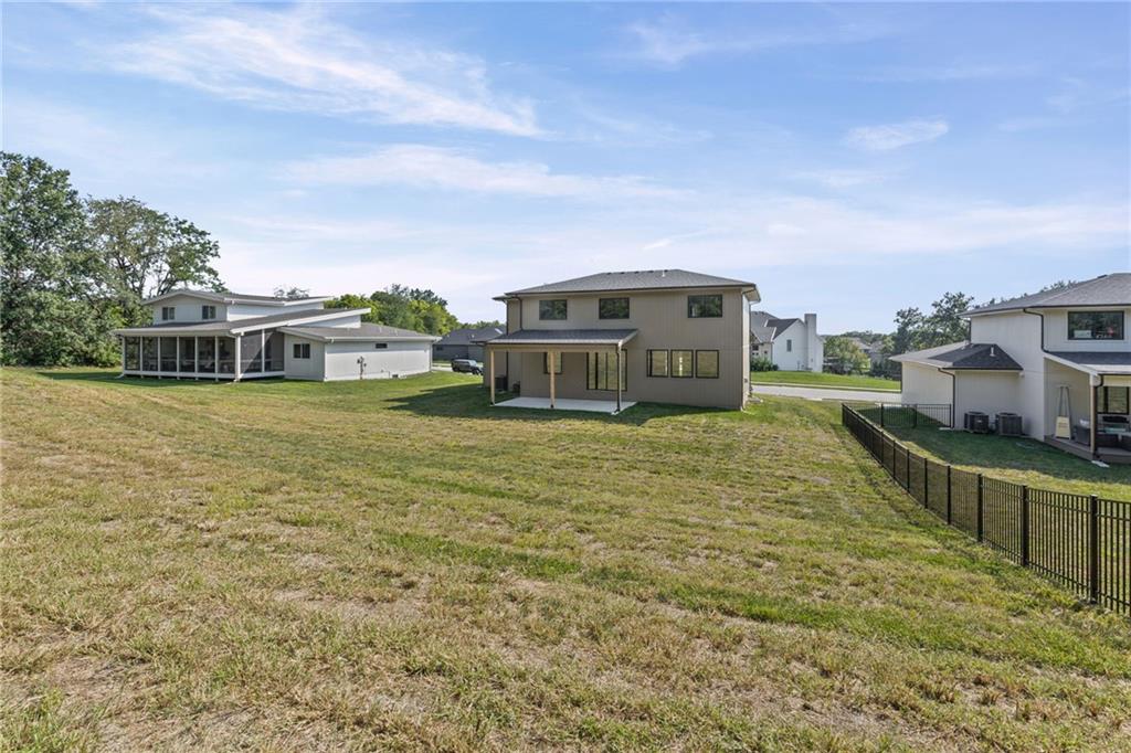 1006 Meadowbrook Drive Property Photo 34