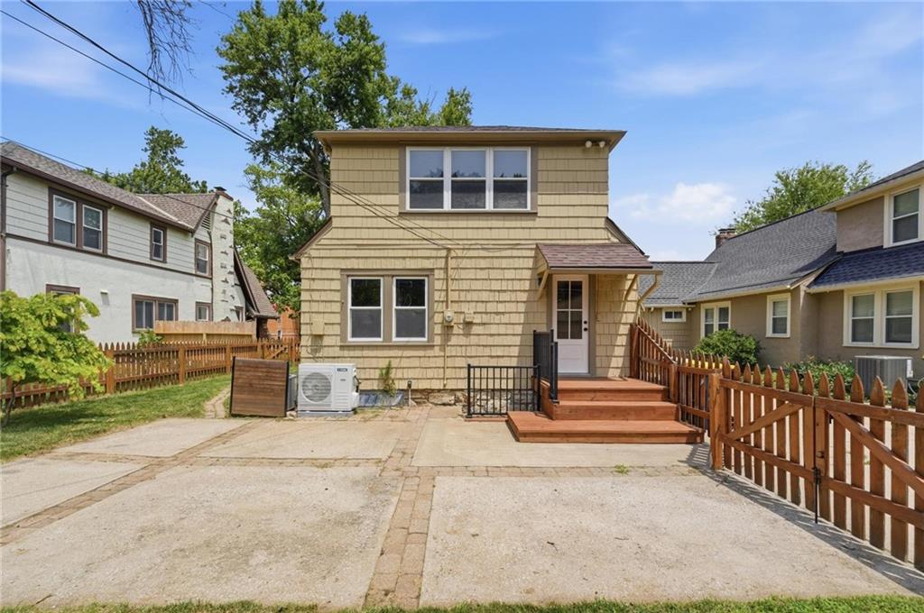 431 E 69th Terrace Property Photo 62