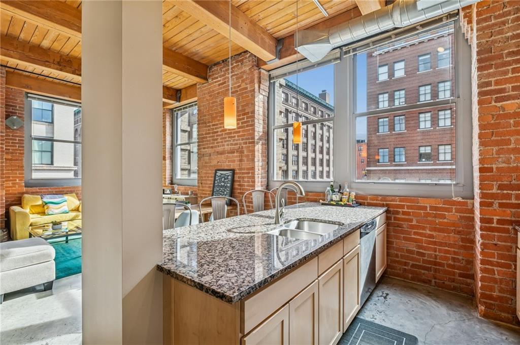 712 Broadway Boulevard Property Photo 15