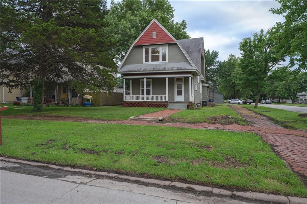 615 W 6th Street Property Photo 32