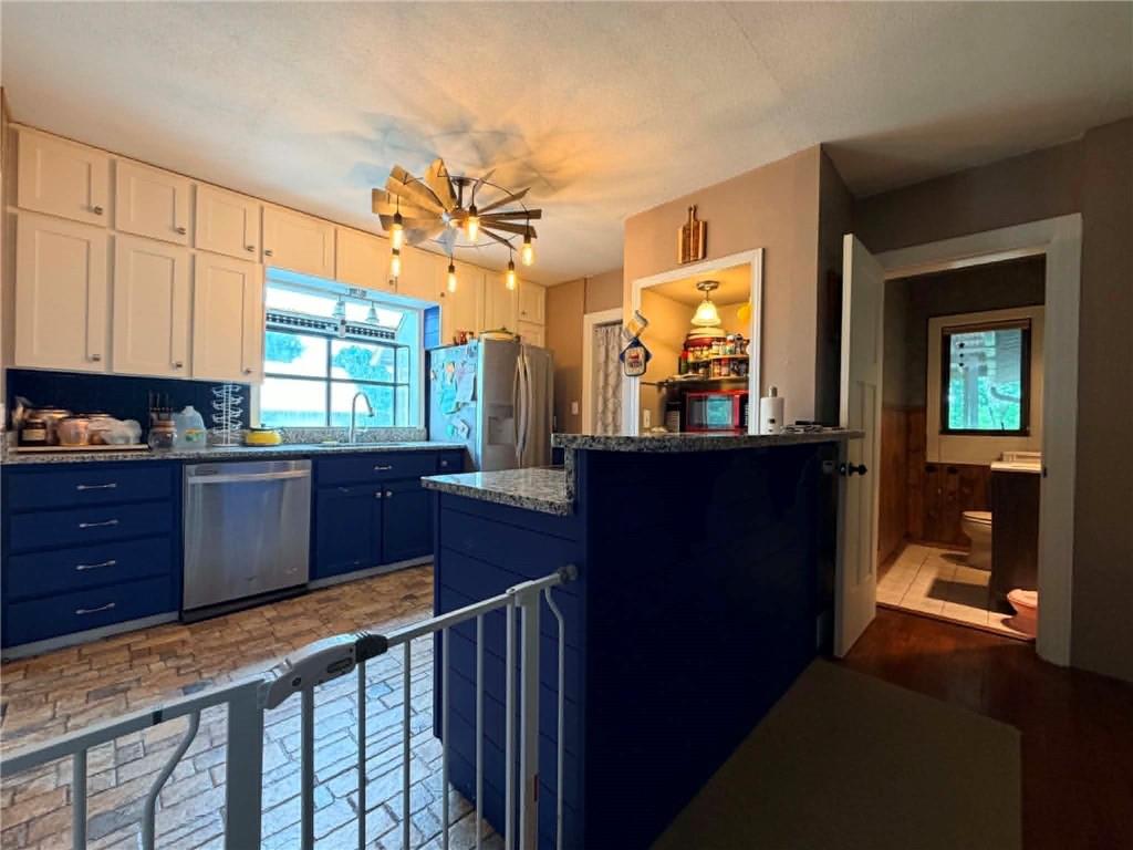 625 Walnut Street Property Photo 8