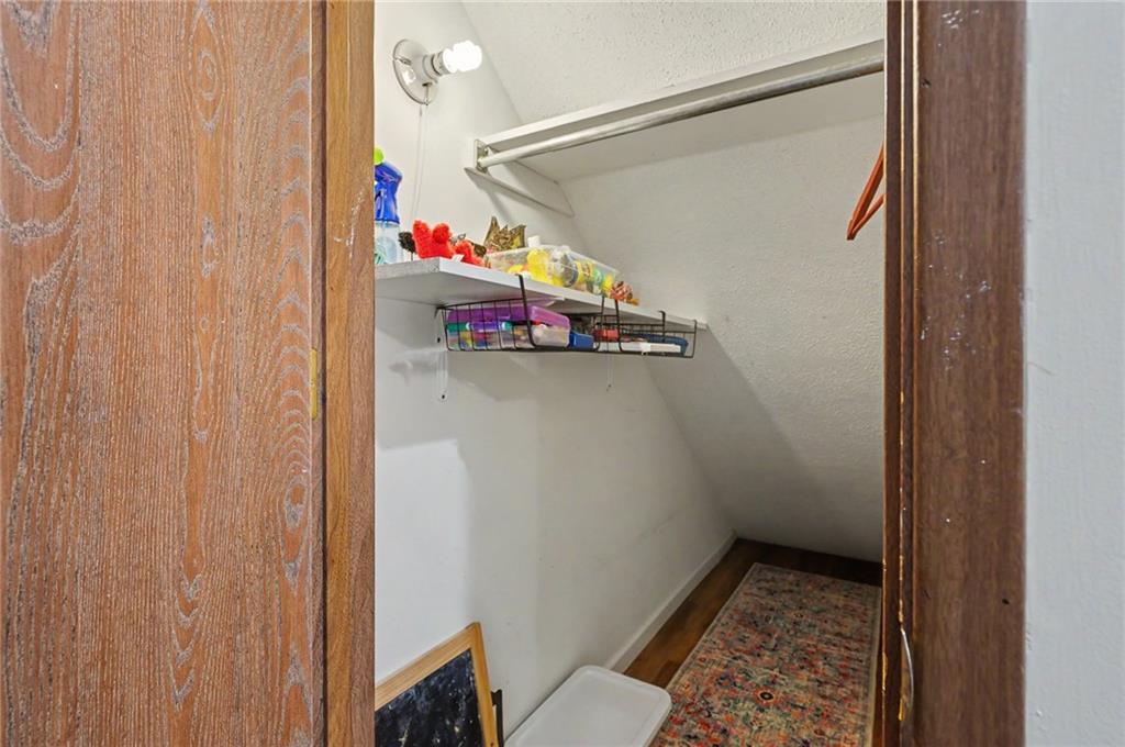 118 Glenview Drive Property Photo 12