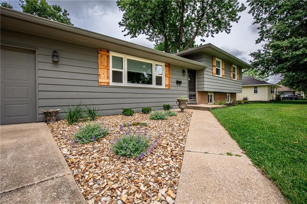 311 Jackson Avenue Property Photo 4