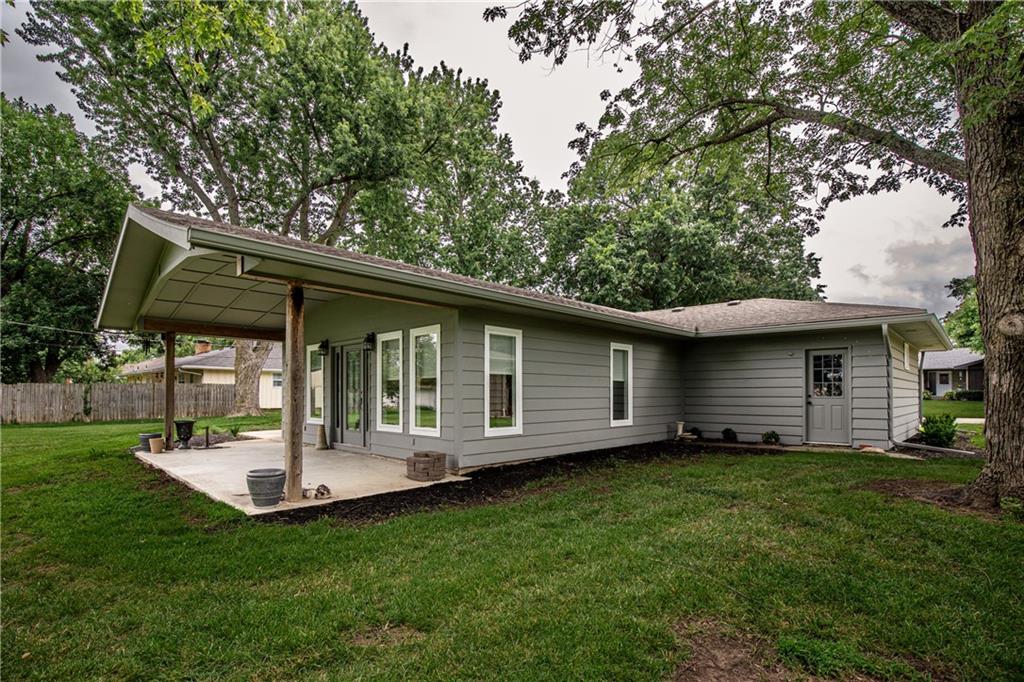 311 Jackson Avenue Property Photo 6