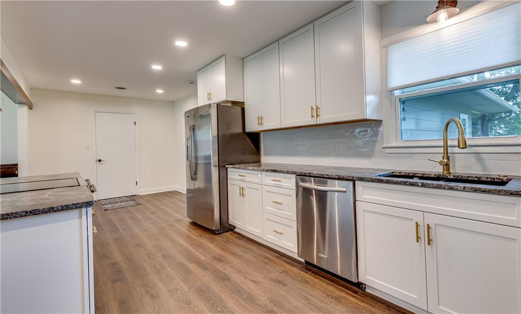 311 Jackson Avenue Property Photo 18