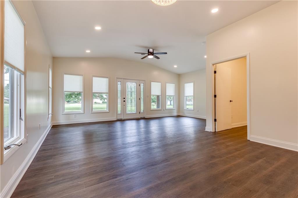 311 Jackson Avenue Property Photo 20