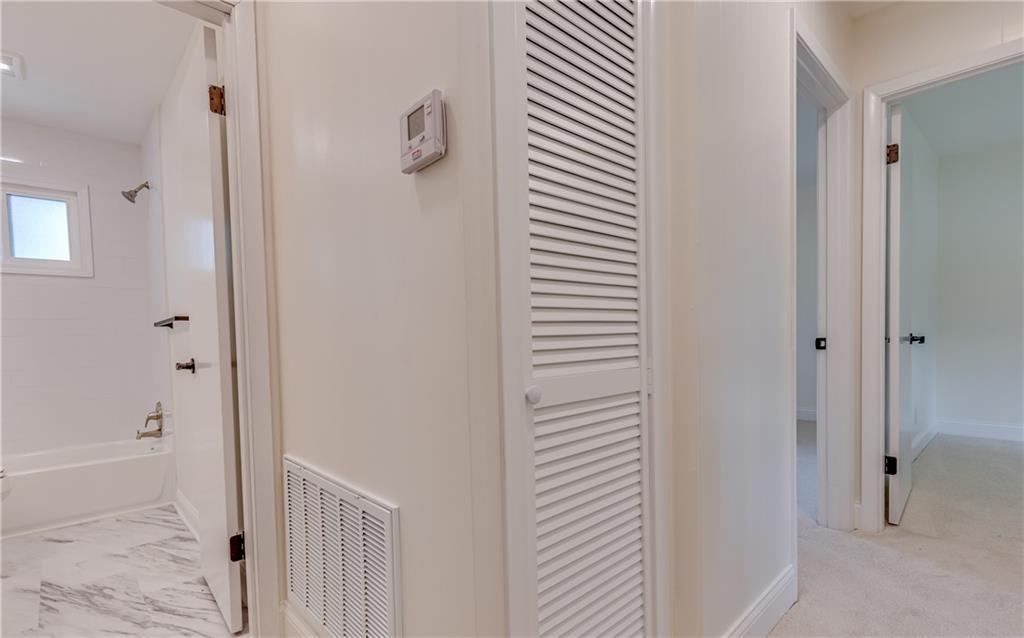 311 Jackson Avenue Property Photo 28