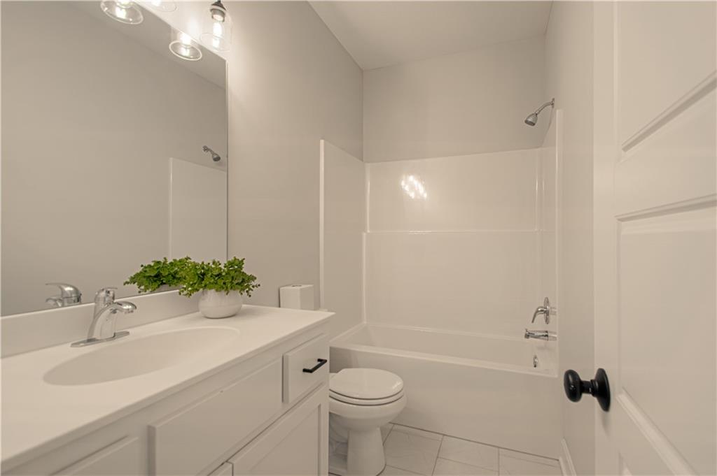 623 E 13th Street Property Photo 21