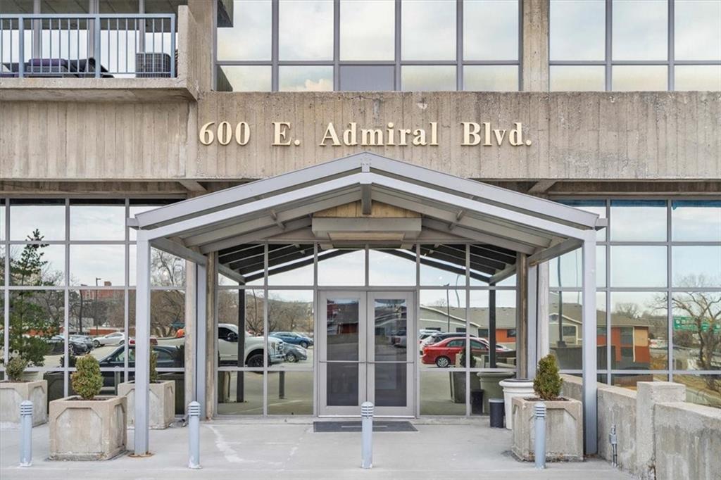 600 E Admiral Boulevard Property Photo 3