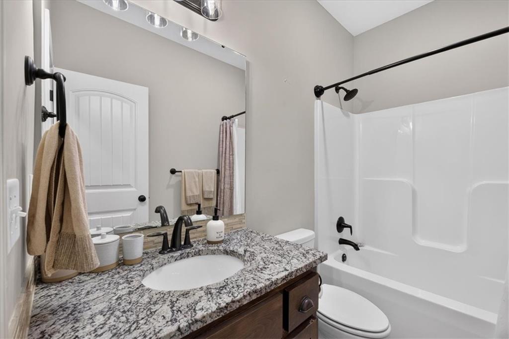 1829 Ne Riley Drive Property Photo 19