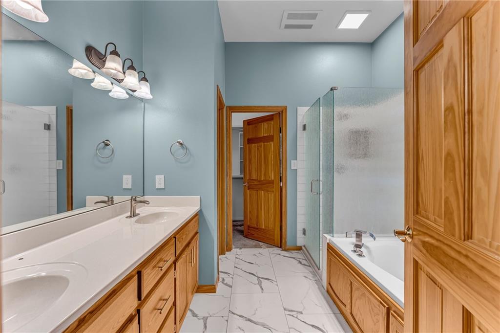 4178 Blackjack Oak Drive Property Photo 19
