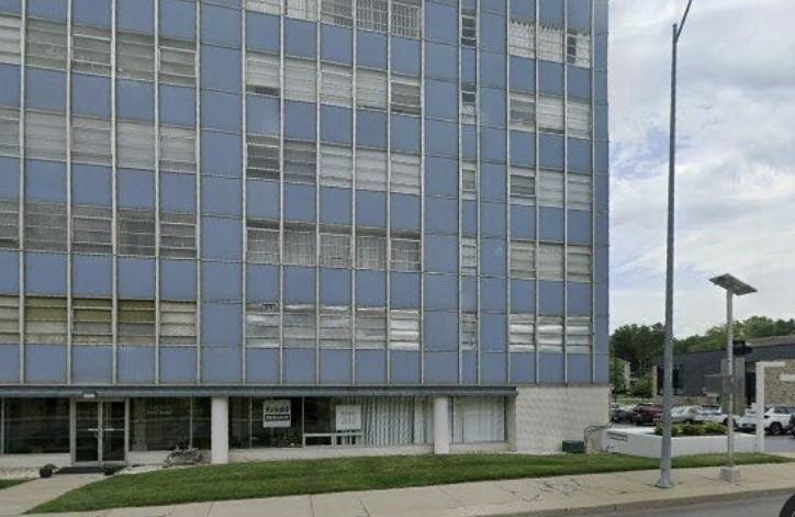 333 W Meyer Boulevard Property Photo 1