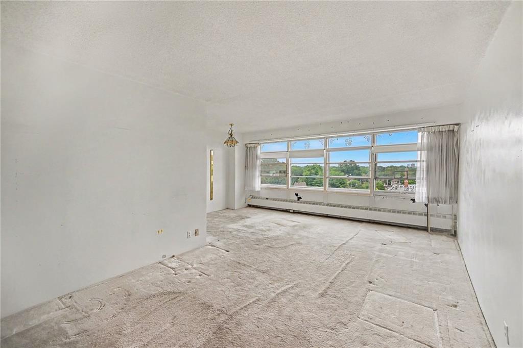 333 W Meyer Boulevard Property Photo 8