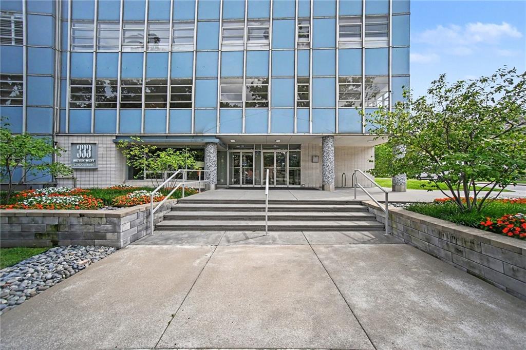 333 W Meyer Boulevard Property Photo 13
