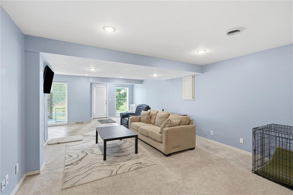 12264 S Crest Drive Property Photo 2