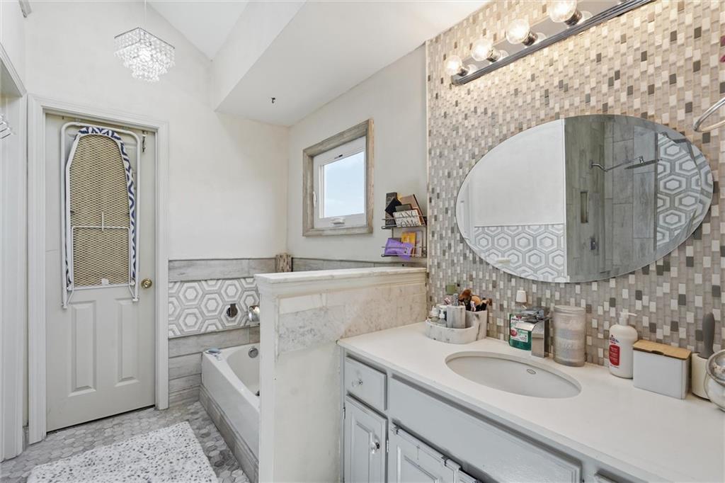 12264 S Crest Drive Property Photo 22