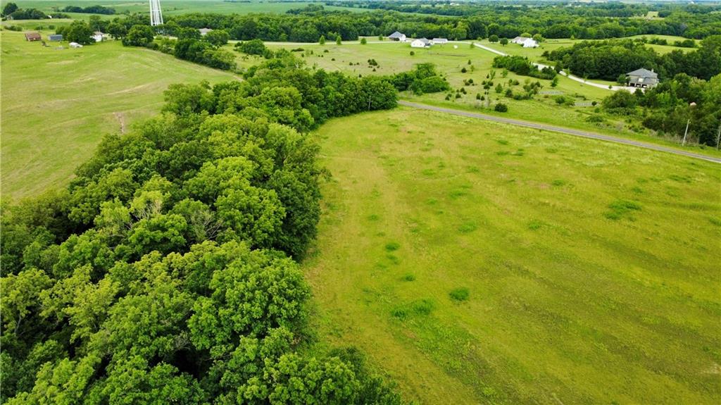 8787 Se V Highway Property Photo 3
