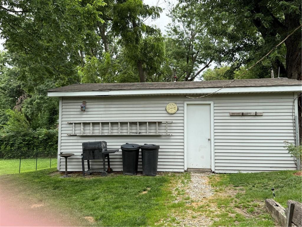 200 Tribble Street Property Photo 7