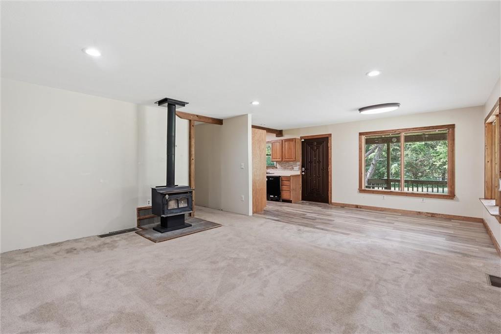 17052 Dempsey Road Property Photo 10