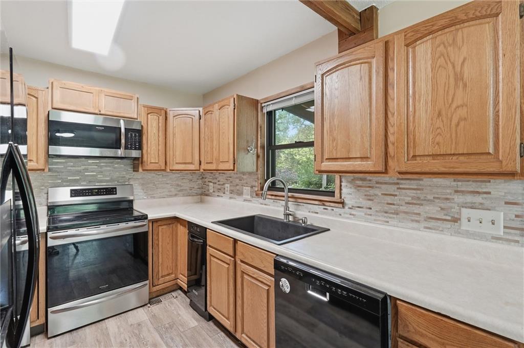 17052 Dempsey Road Property Photo 16