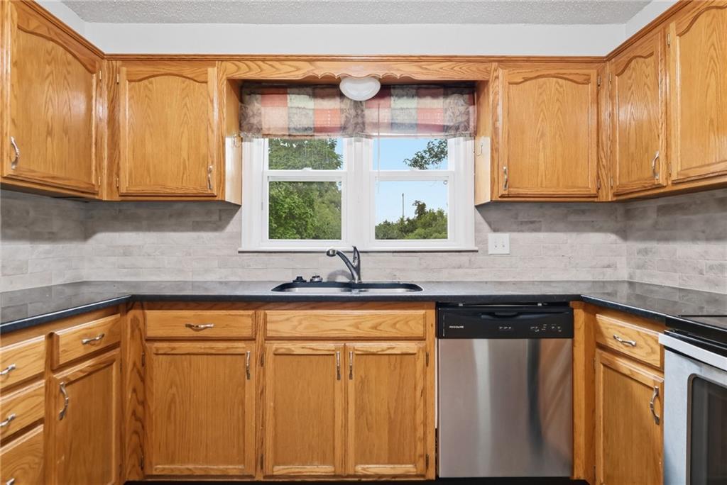 6505 Overton Avenue Property Photo 17