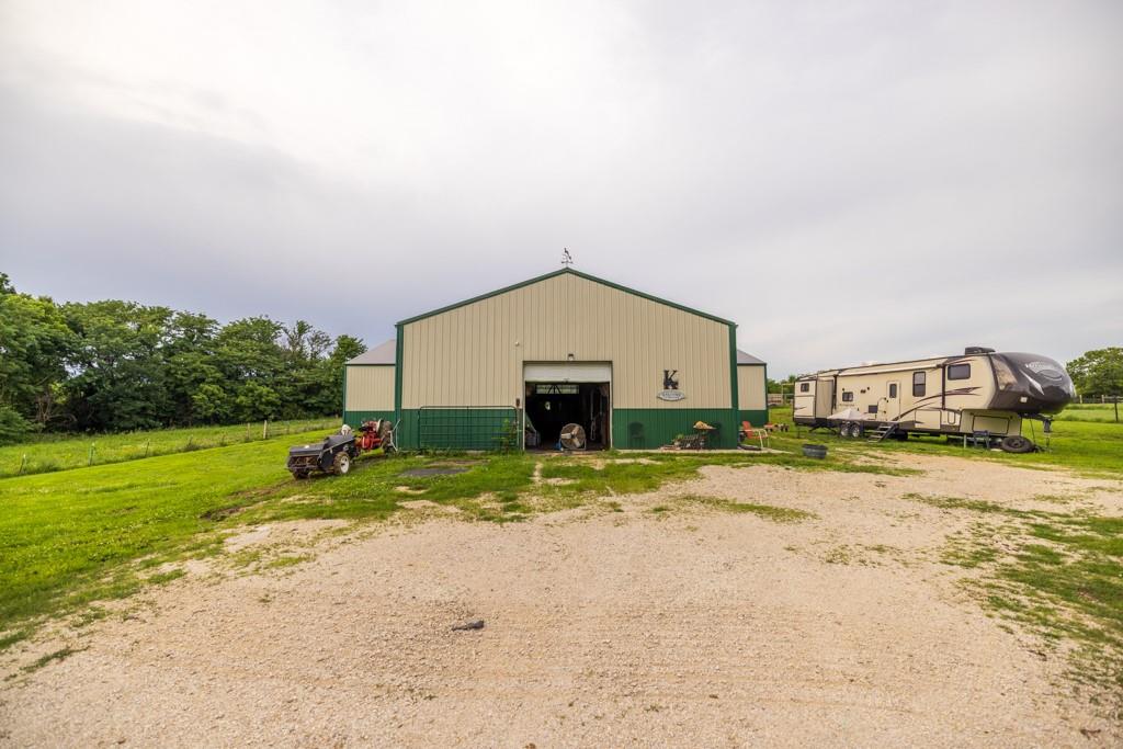 620 Sw T Highway Property Photo 17