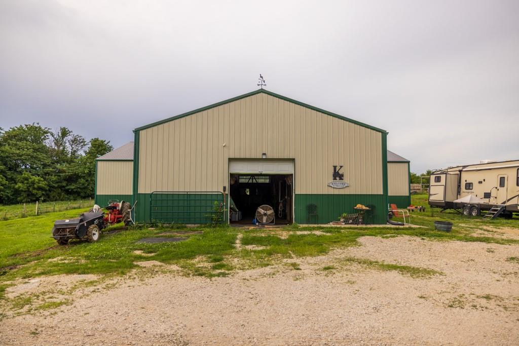 620 Sw T Highway Property Photo 18